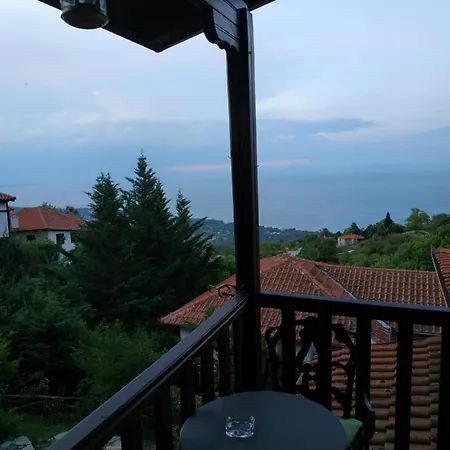 Nefeli Palaios Panteleimonas